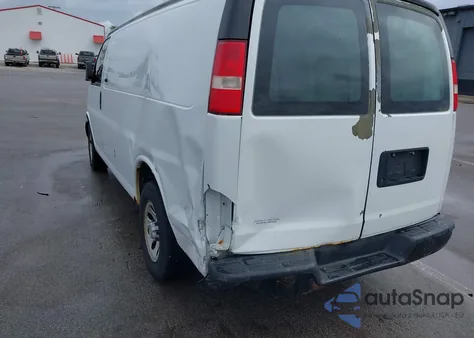 2010 Chevrolet Express 1500 Work Van из США, поврежденный, VIN 1GCUGADX3A1107386